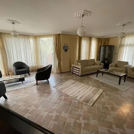 Villa Private On Center. *