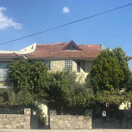 Private On Center. Villa