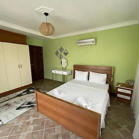 Private On Center. Villa